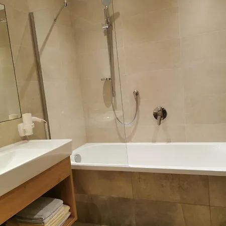 Zum Griena Апартаменти *